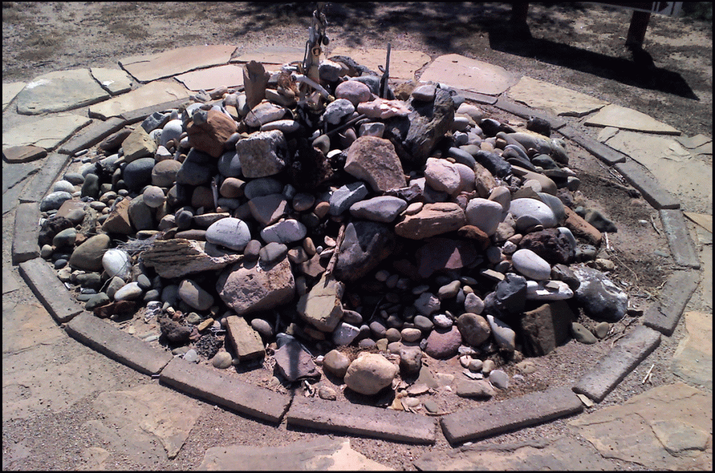 navajo1971Rocks_ws